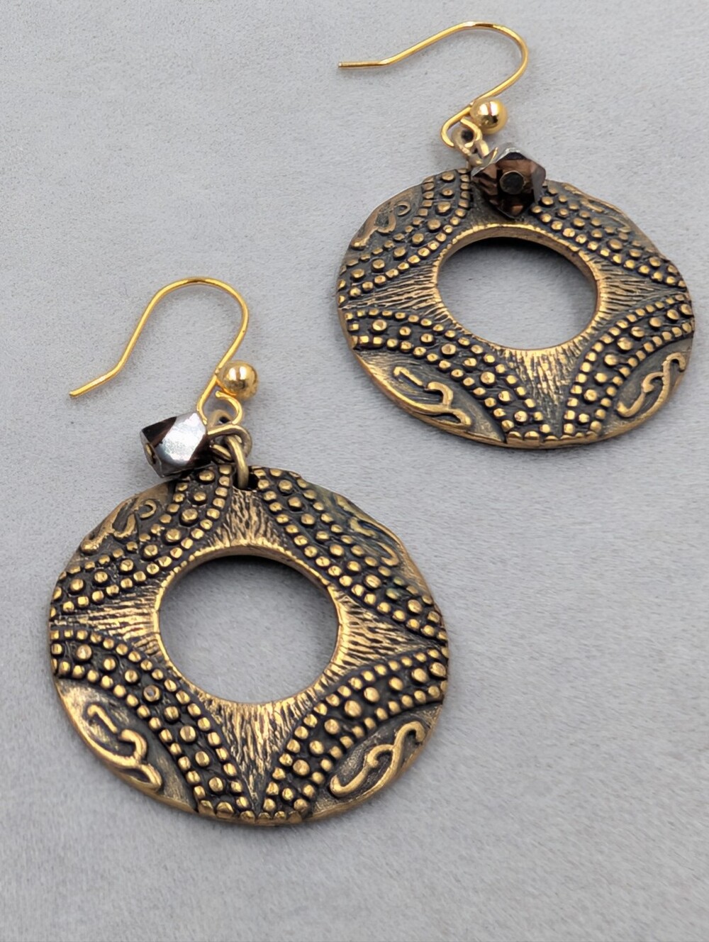 Chico's Antiqued Gold Textured Circle Dangle Earrings | M302